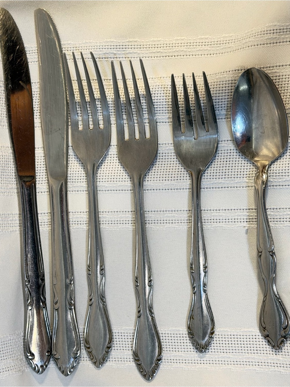 5 Pc Strathmore Stainless Steel Rogers Oneida 2 Butter Knives 3 Forks Flatware